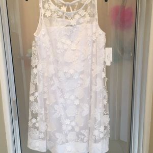 White floral appliqué dressNever worn!!!